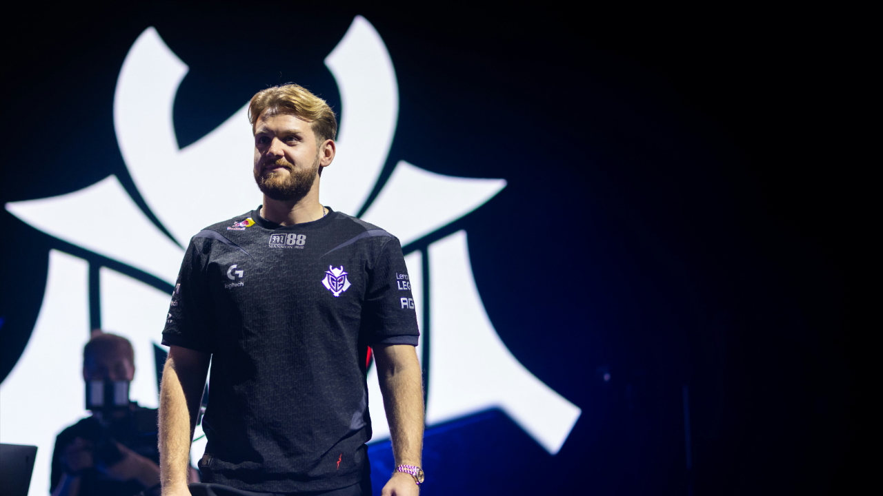 关于FaZeClan夺下首局Bo5，NiKo狙击手段夺目的信息