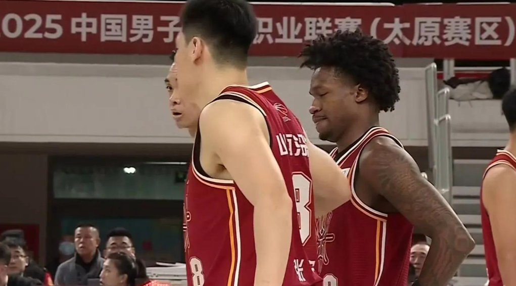 中国篮球职业赛事上演惊心动魄的对决