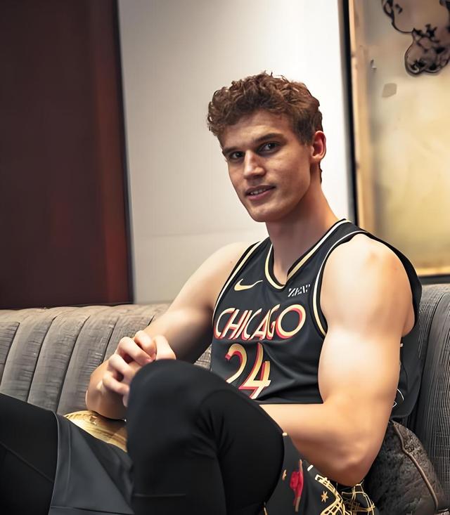 包含勇士客场逆转爵士，克雷汤普森复出亮眼的词条