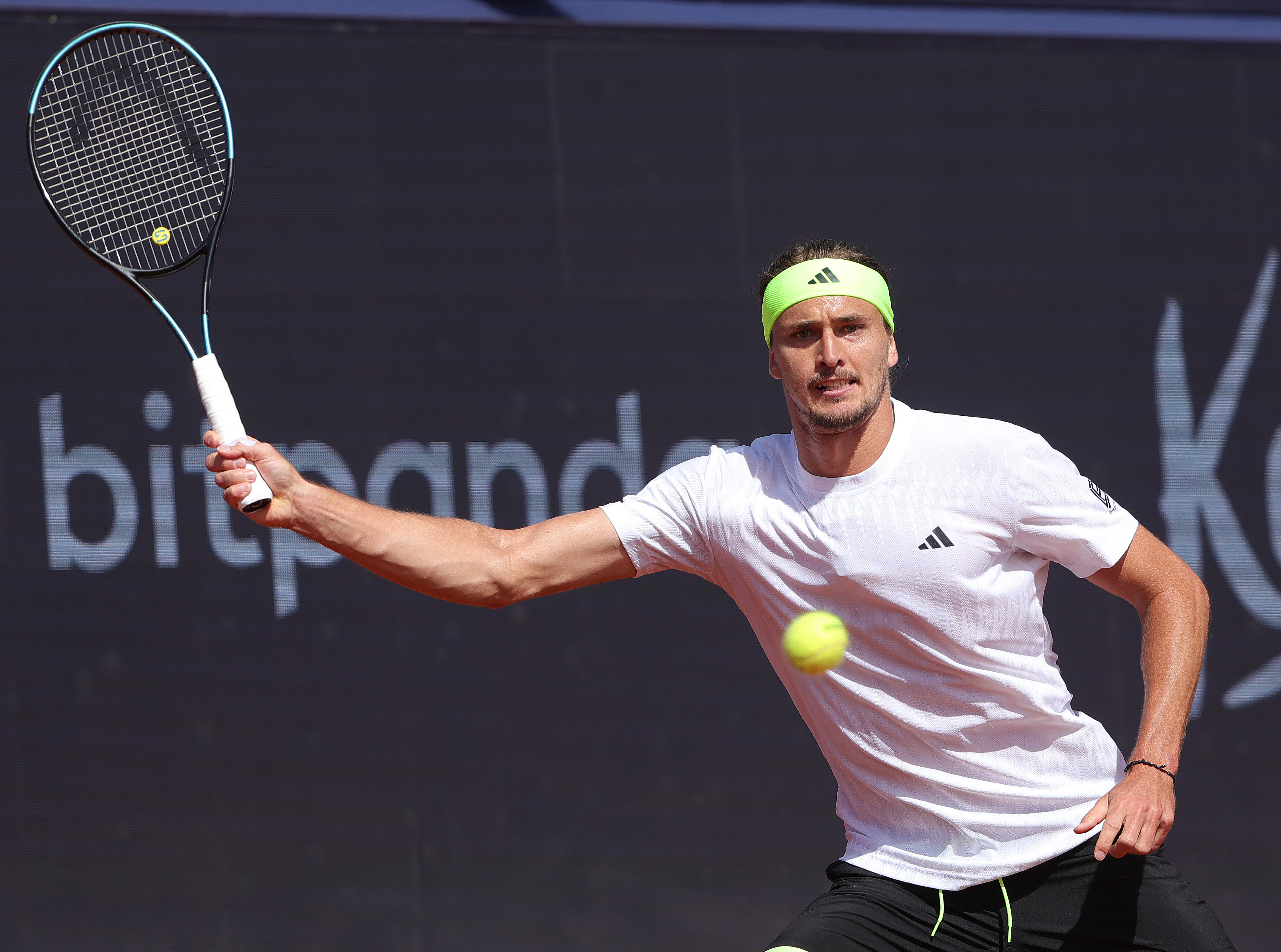 关于英国网球队血洗欧洲网球队,兹维列夫关键制胜的信息 关于英国网球队血洗欧洲网球队,兹维列夫关键制胜的信息