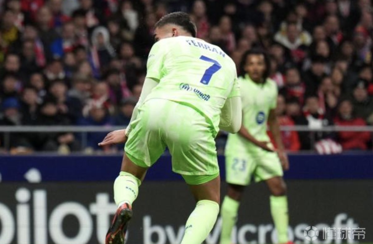 包含塞维利亚险胜那不勒斯，费兰·托雷斯高光表现的词条