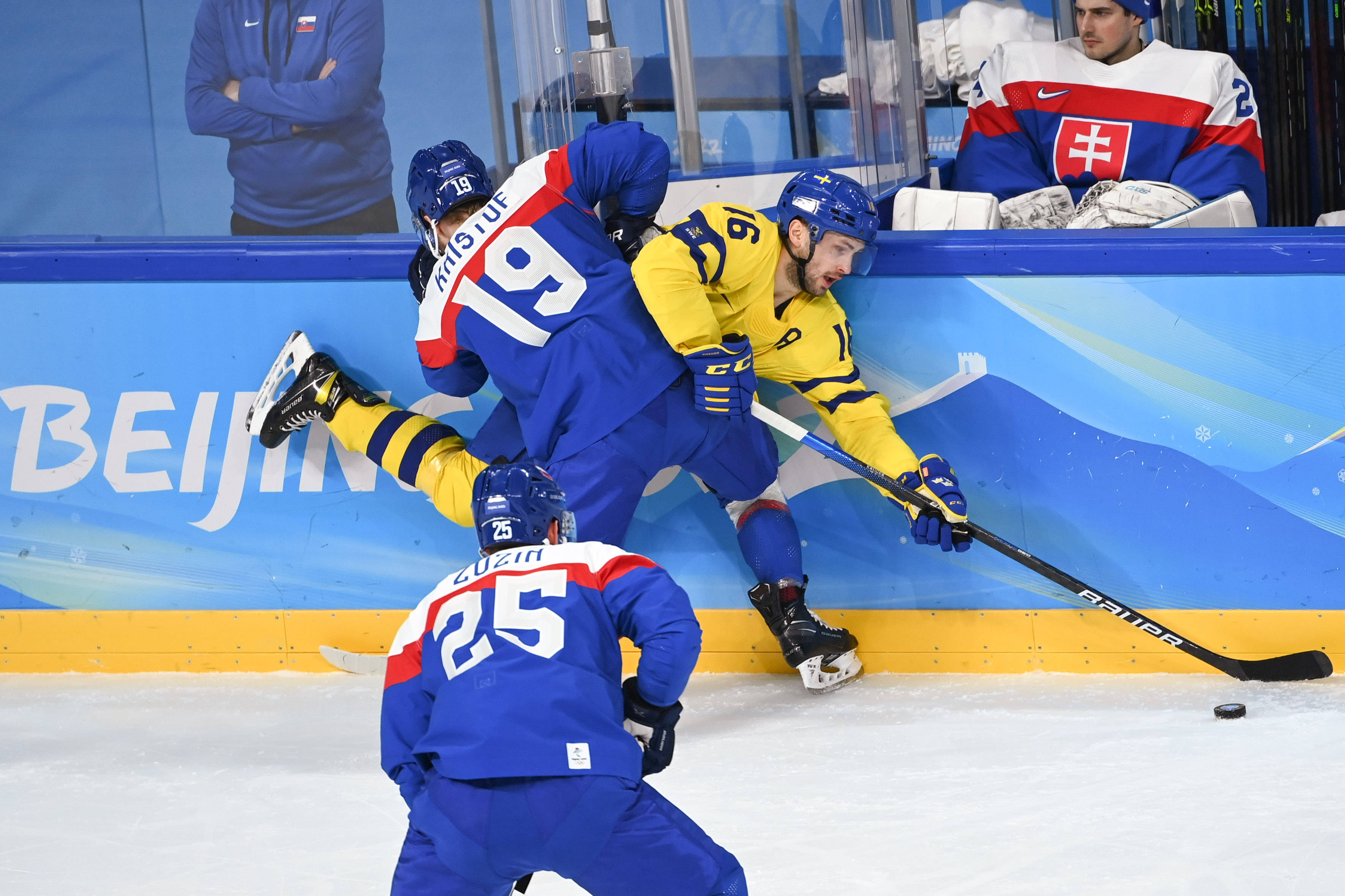 瑞典力克丹麦，哈兰德扛起全队