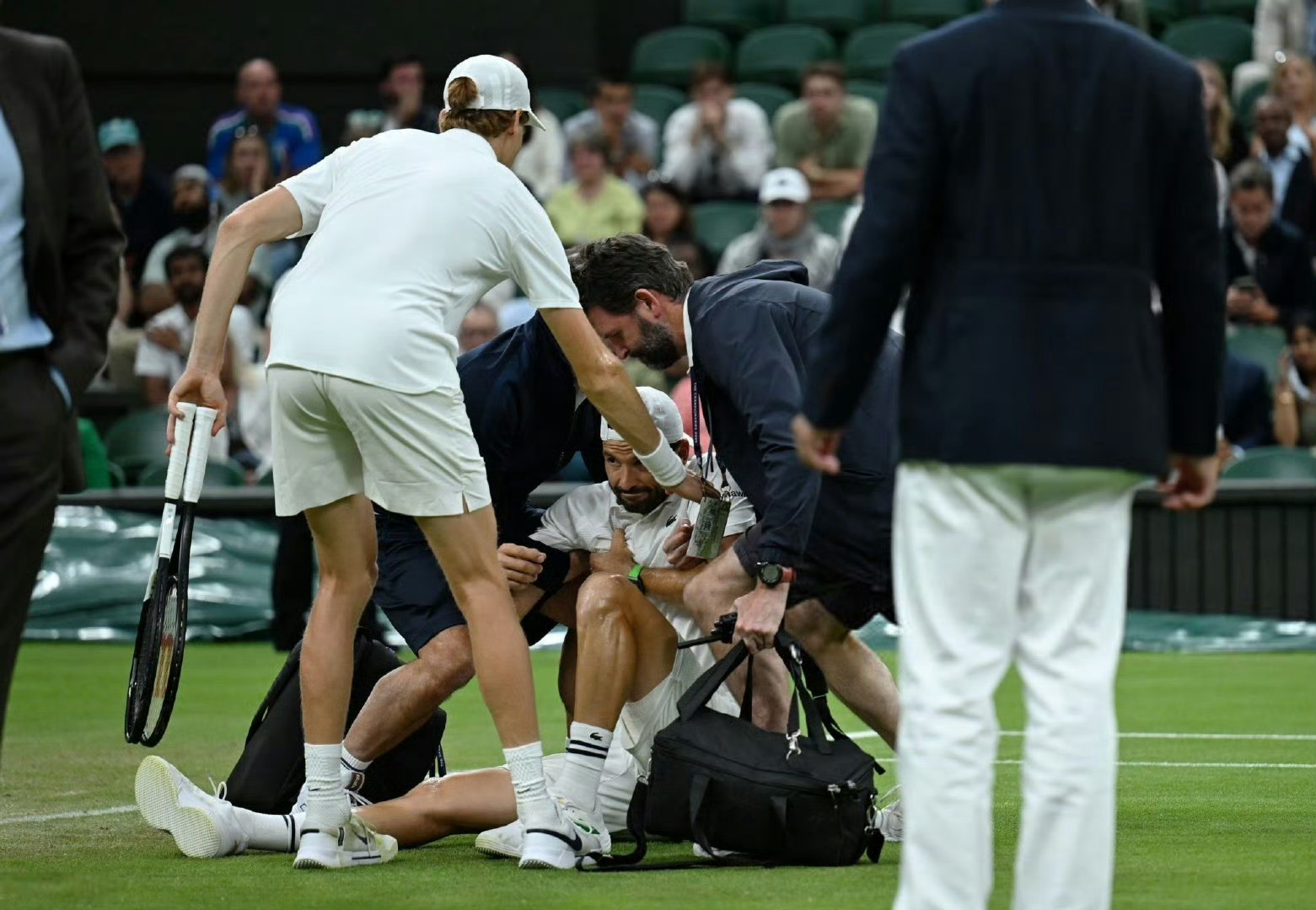 开云体育-温网鏖战美网，辛纳高光表现