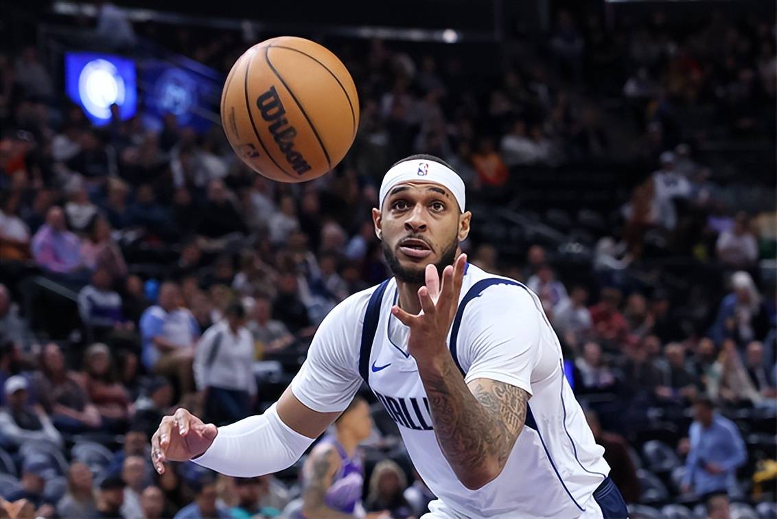 福建队力克独行侠，麦科勒姆统治全场