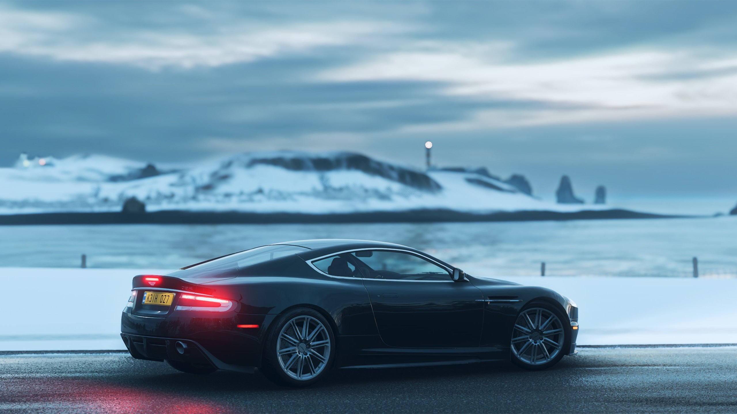 F1新赛季揭幕战之夜，当钢铁轰鸣遇见卢卡库的寂静绝杀