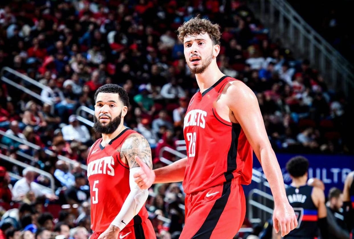 新疆队对阵爵士，范弗利特状态火热